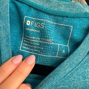 FIGS Teal Blue Seamless Top
